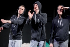 2016-Theaterphotographie-Elisabeth-Storer-Ueber-meine-Leiche-Tino-Hillebrand-Merlin-Sandmeyer-Marie-Luise-Stockinger
